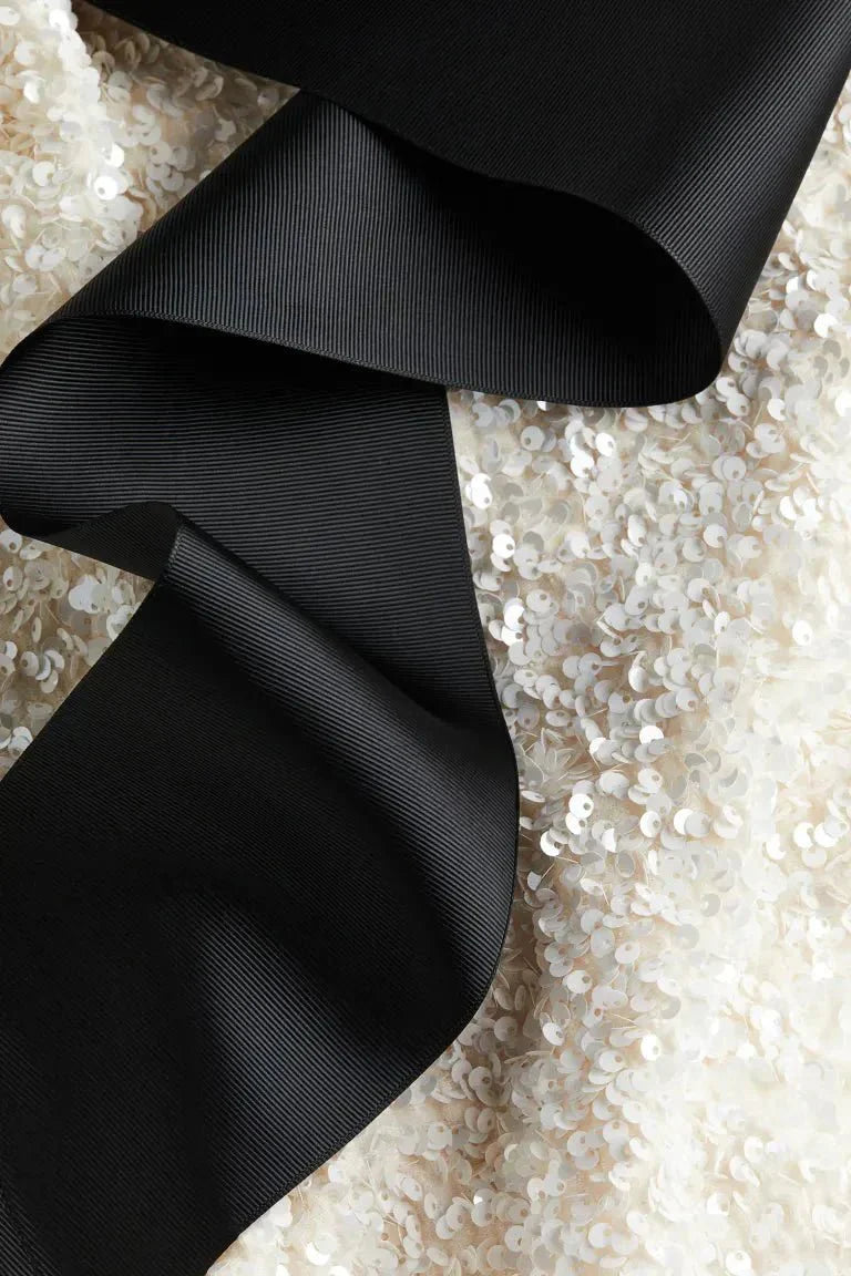 Angel™ | Pailletbesat kjole med sløjfelukning